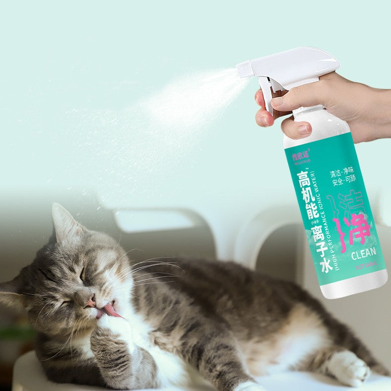 Cat with clean fresh coat after ionized water rinse