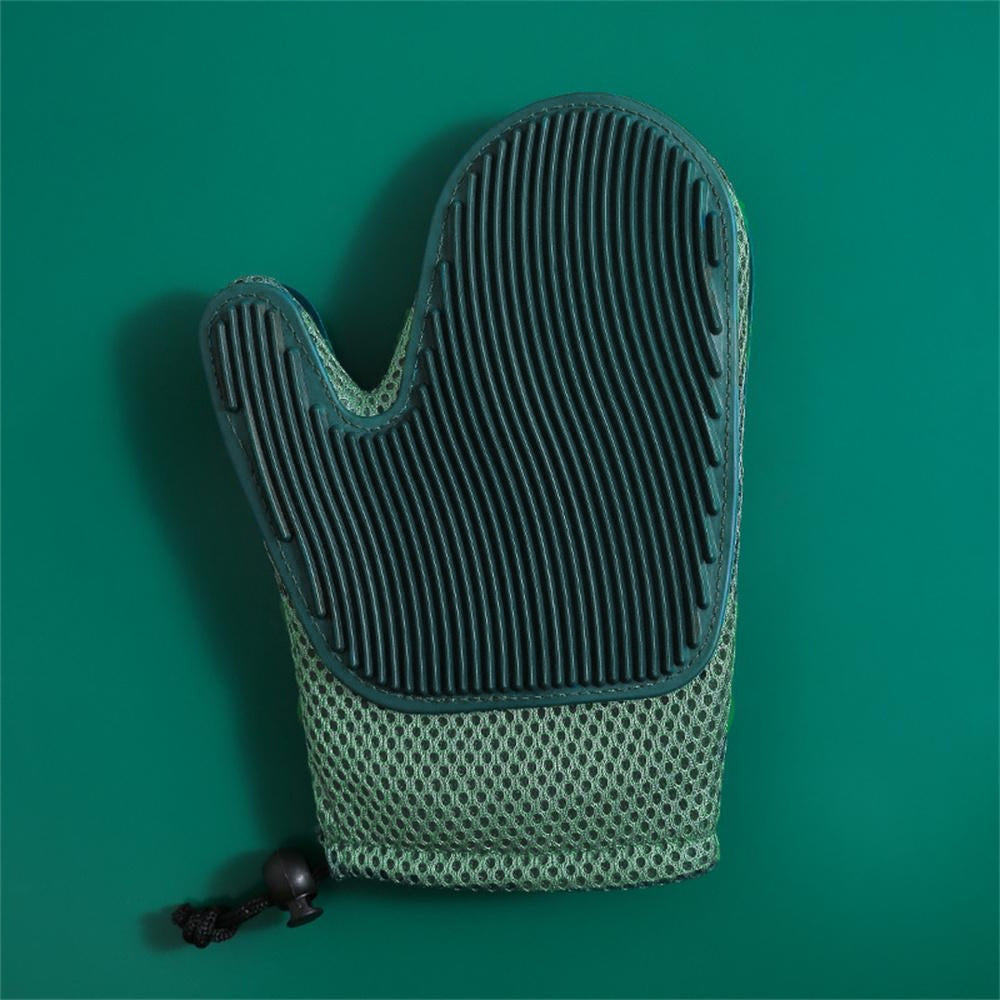 Pet grooming glove key features overview